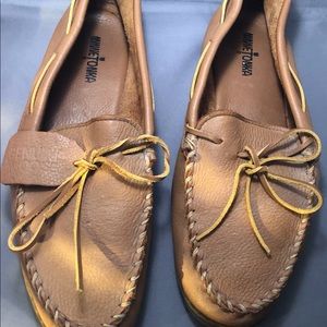 Cozy lovingly used Minnetonka men’s size 15 loafer